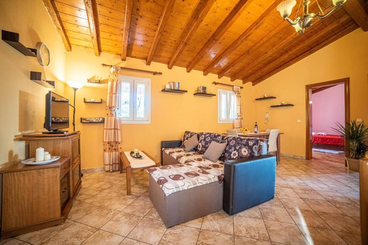 Apartment Tsoukias House